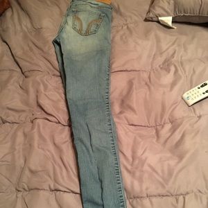 Hollister distressed skinny jeans